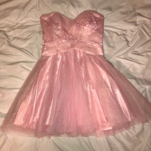 HOMECOMING/FORMAL Baby pink strapless dress